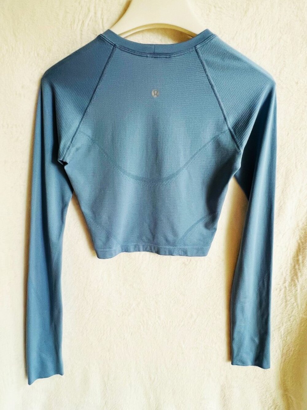 Lululemon Swiftly Tech Cropped Long-Sleeve Shirt Spandex Stripe Ocean Wave/White